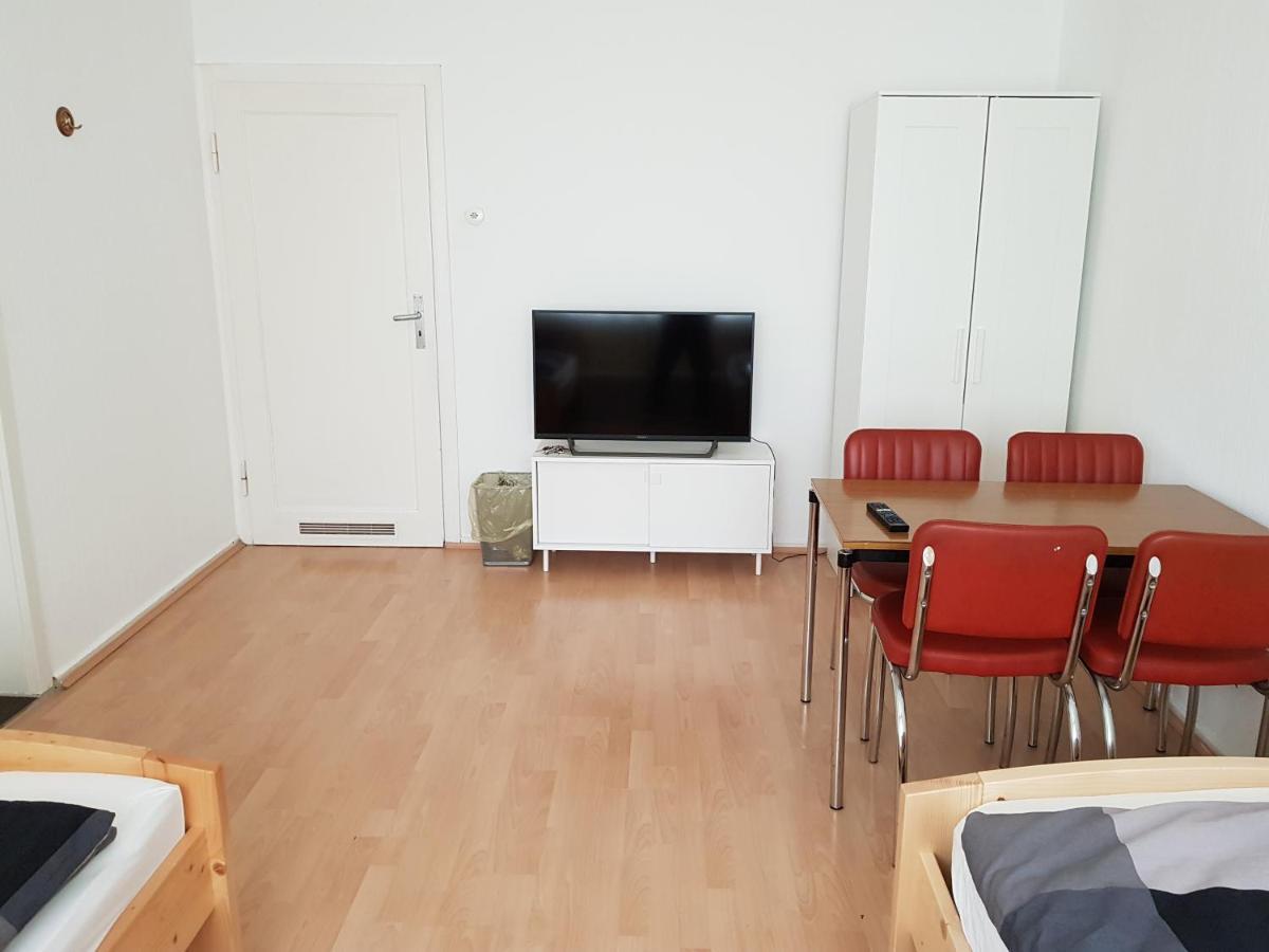 Private Guestroom Fair/Messe Hannover Exteriör bild